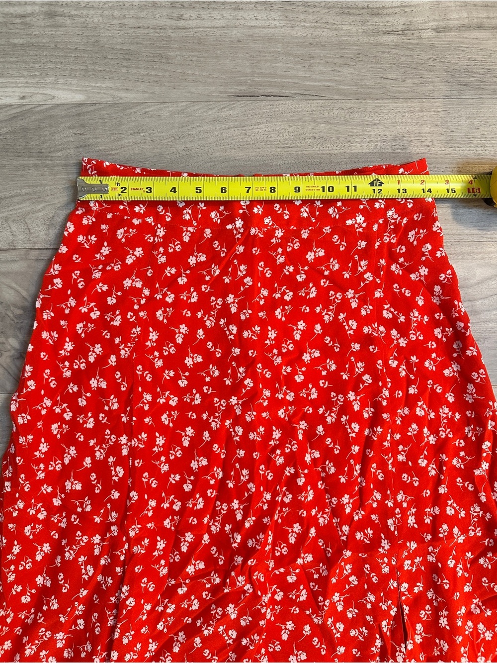 NWT SEZANE Tabata Skirt in Coral Flowers, Red Floral Midi Skirt with Side Slit - Picture 5 of 6